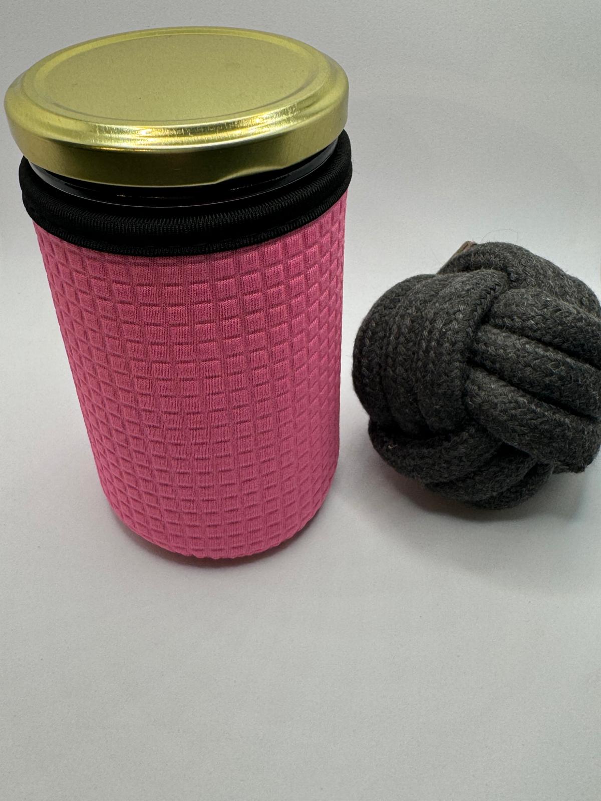 Glas mit Neoprenhülle in Pink
